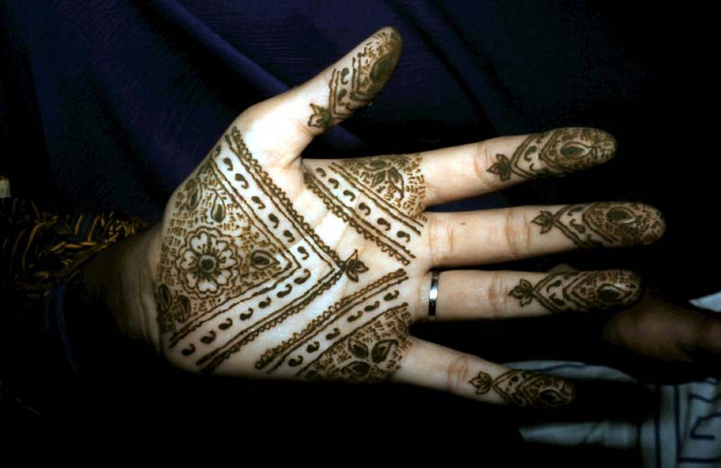 pakihoch4 Henna-Hände.
